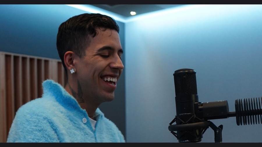 Candid moment at the mic